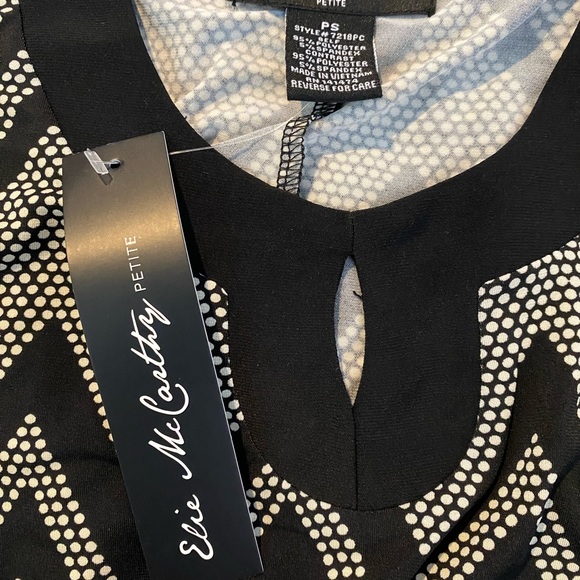 Elie McCarthy Black & White Diagonal Stripe Maxi Dress. Size SP. Keyhole accent. - Picture 3 of 4